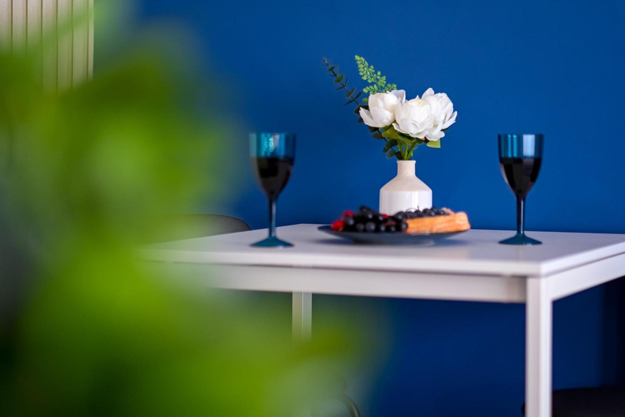 Urban Elegance - Stylish Central Accommodation Bucarest Esterno foto