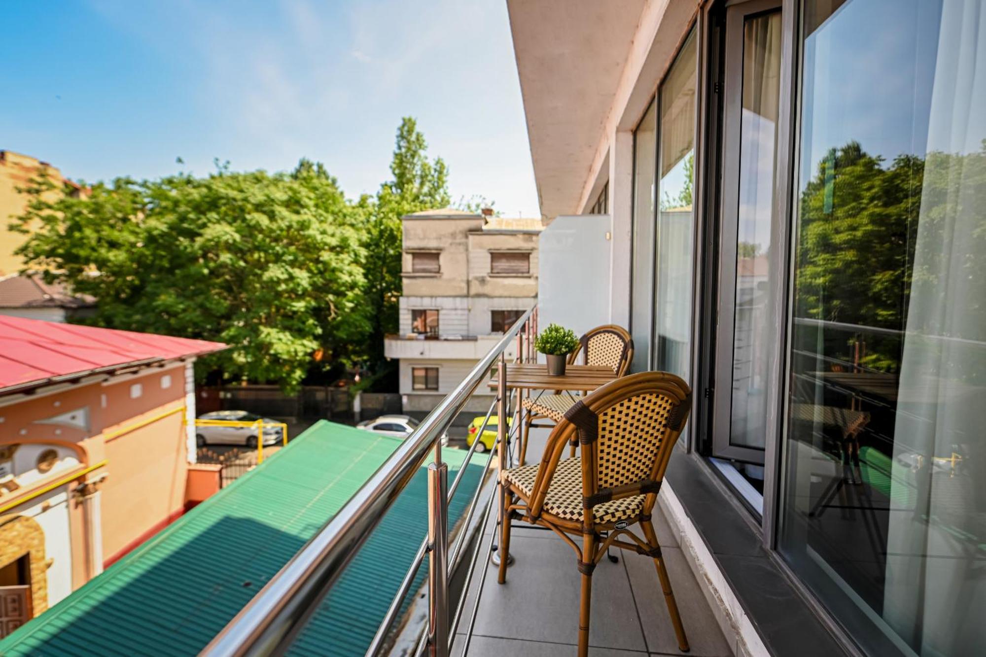Urban Elegance - Stylish Central Accommodation Bucarest Esterno foto
