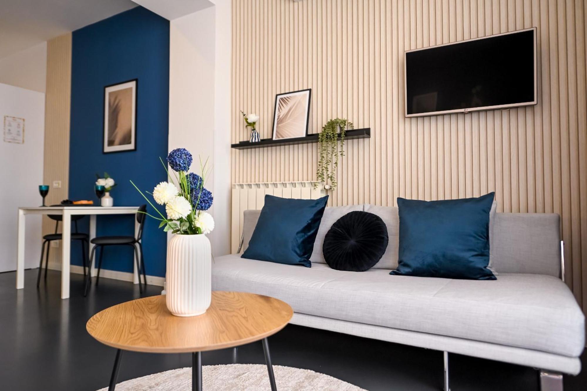 Urban Elegance - Stylish Central Accommodation Bucarest Esterno foto