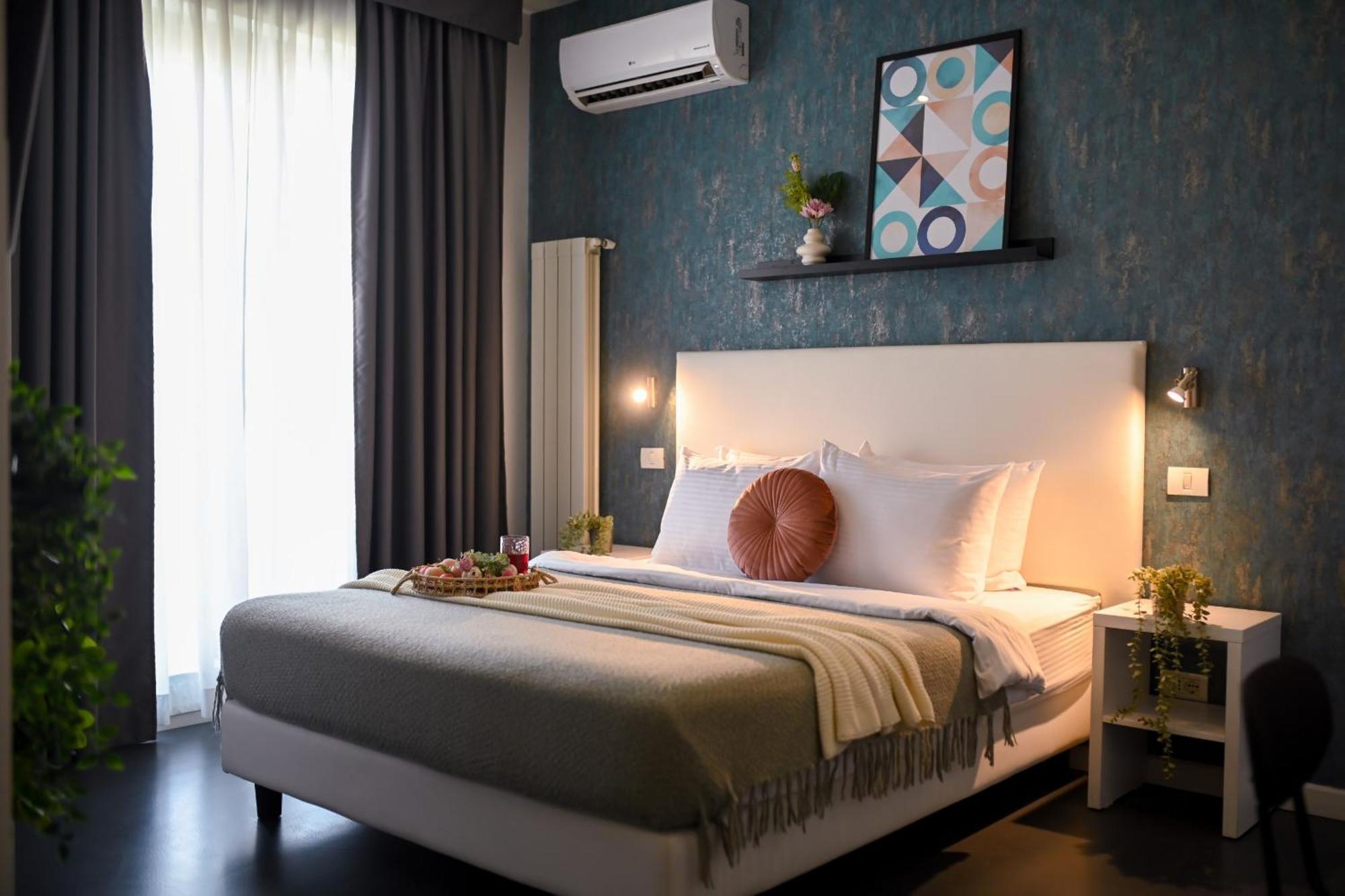 Urban Elegance - Stylish Central Accommodation Bucarest Esterno foto