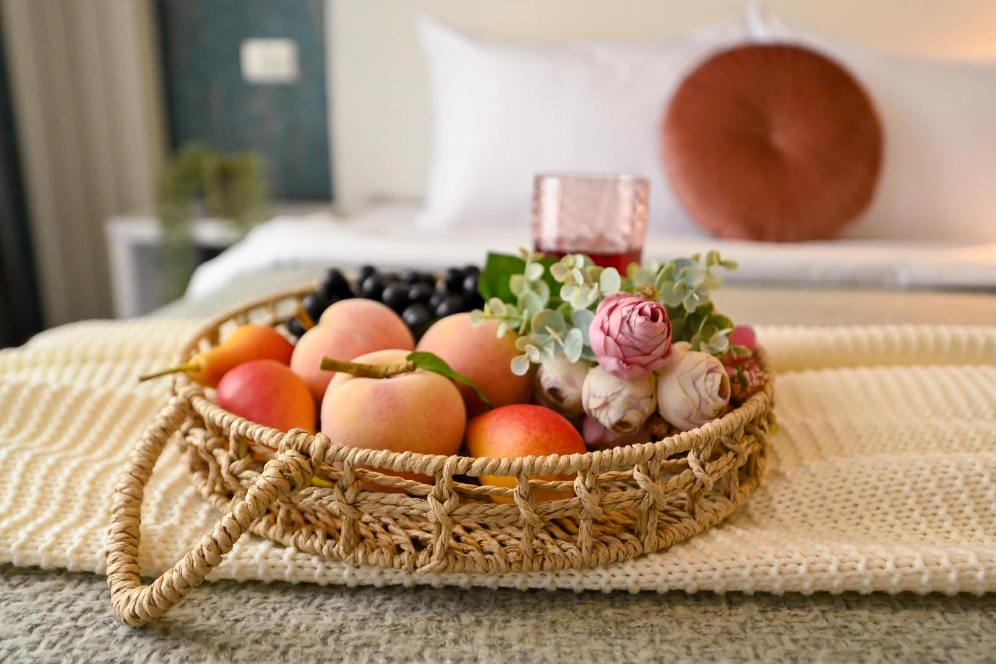 Urban Elegance - Stylish Central Accommodation Bucarest Esterno foto