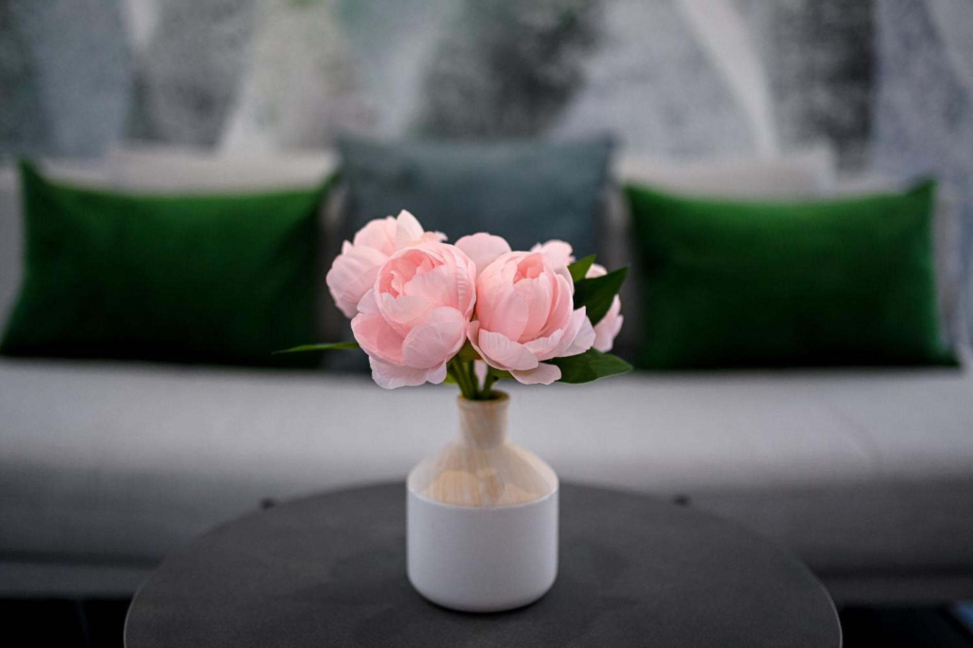 Urban Elegance - Stylish Central Accommodation Bucarest Esterno foto