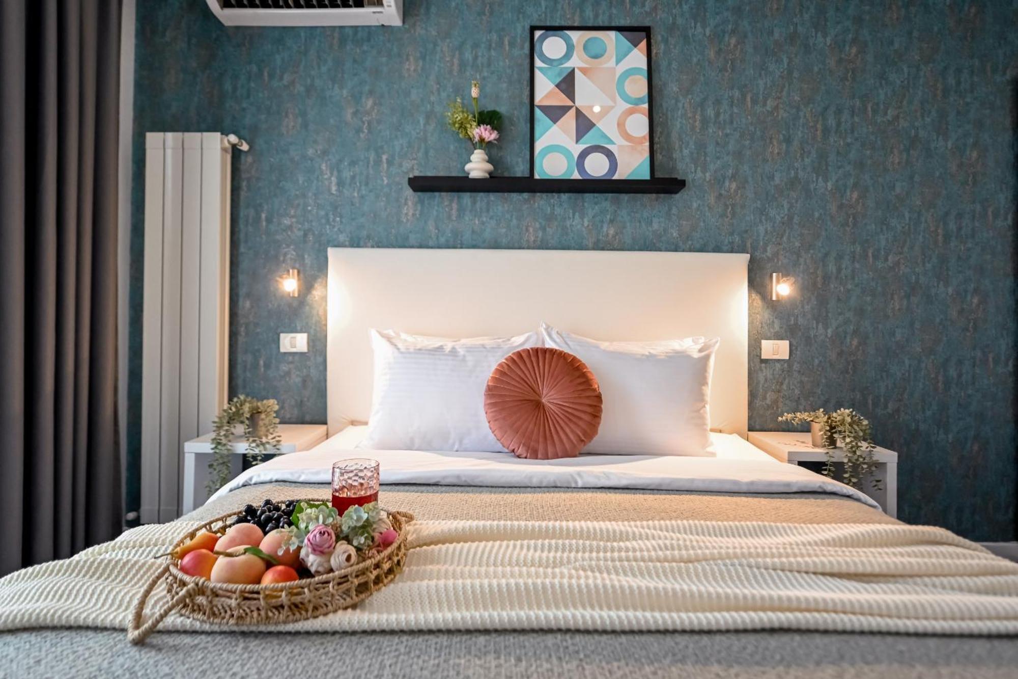 Urban Elegance - Stylish Central Accommodation Bucarest Esterno foto