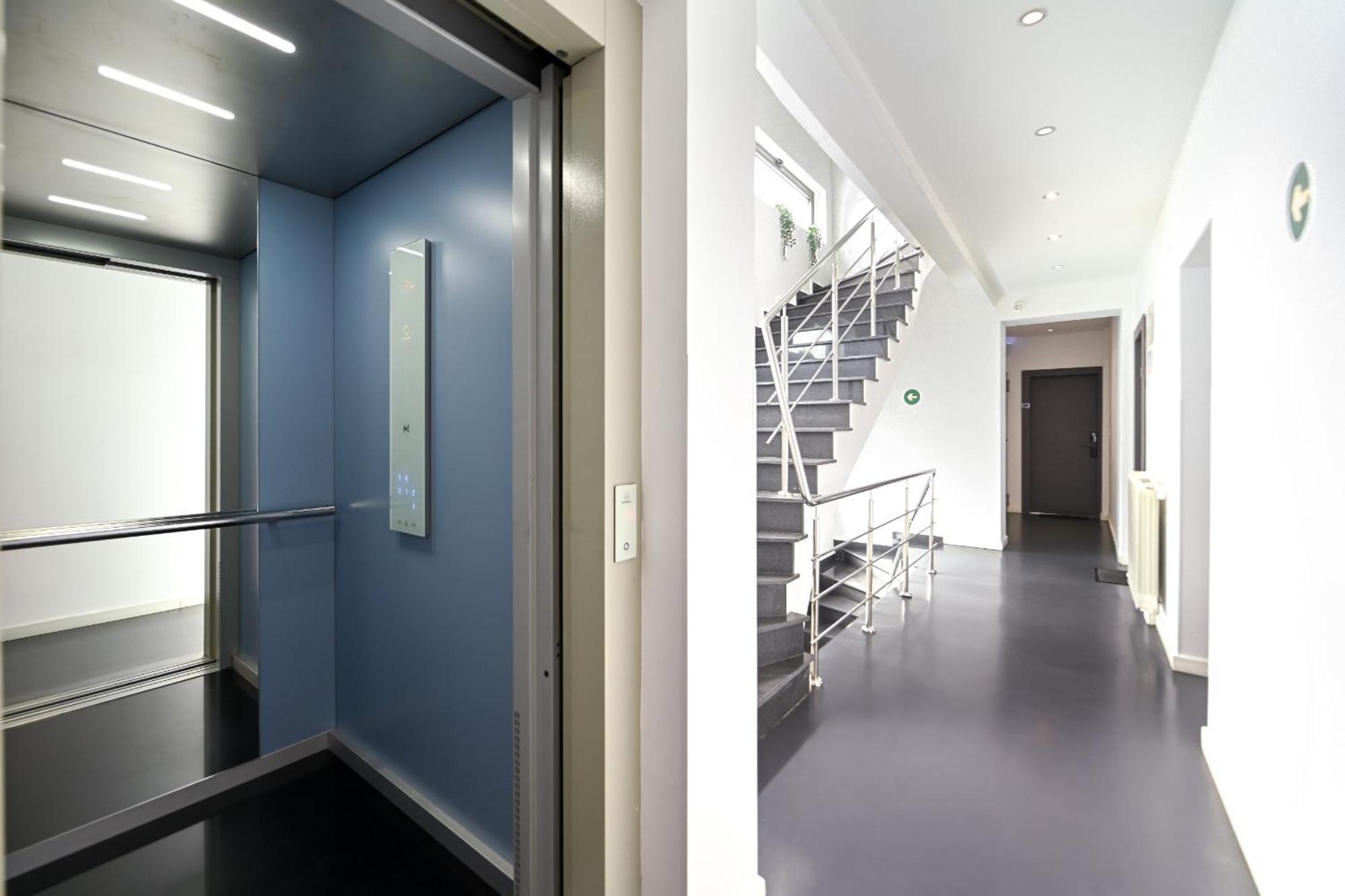 Urban Elegance - Stylish Central Accommodation Bucarest Esterno foto
