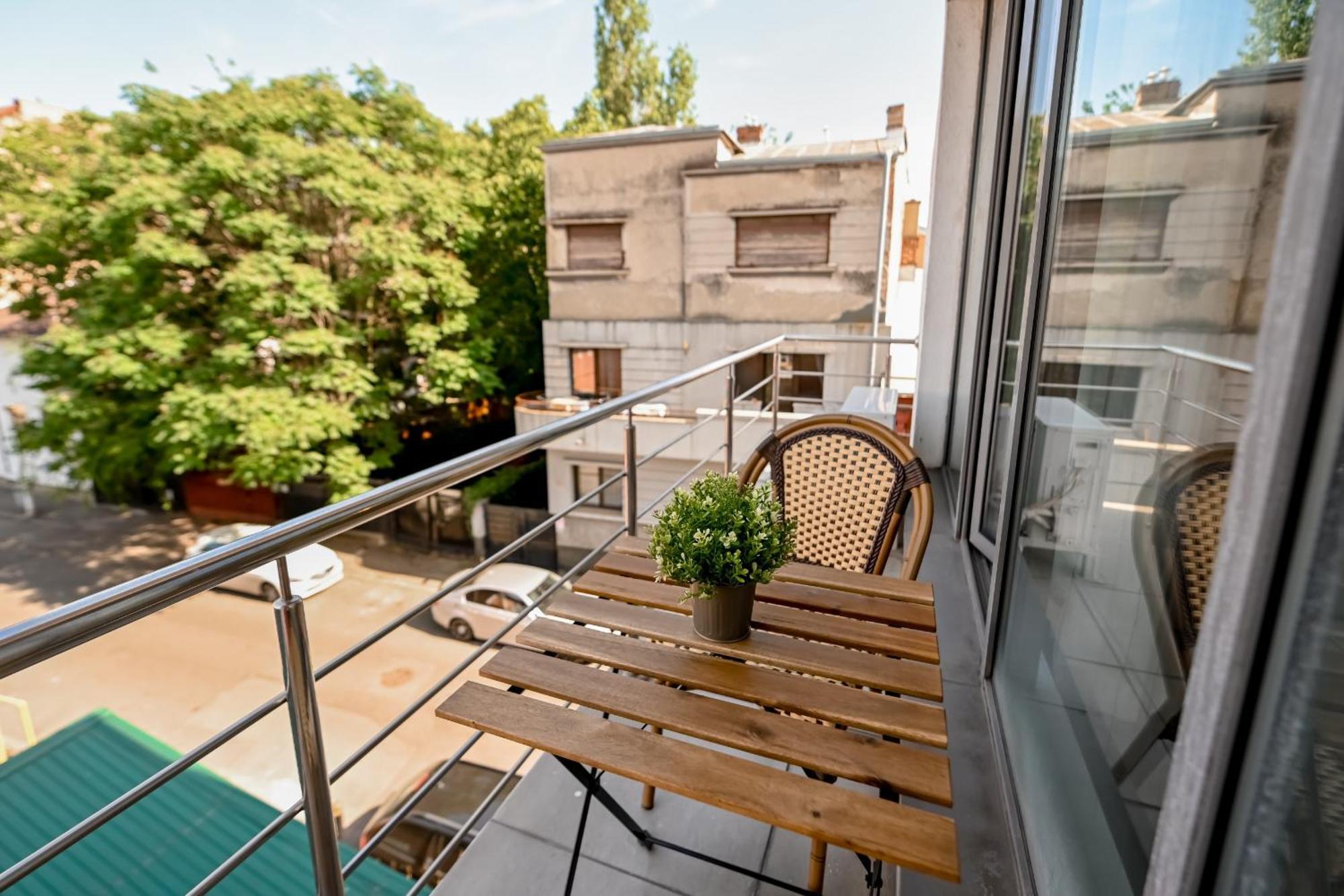Urban Elegance - Stylish Central Accommodation Bucarest Esterno foto